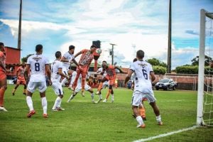 No primeiro tempo, apesar das chances dos dois lados, não teve gols no Ninho da Águia (Foto: @polygon_fotografia)